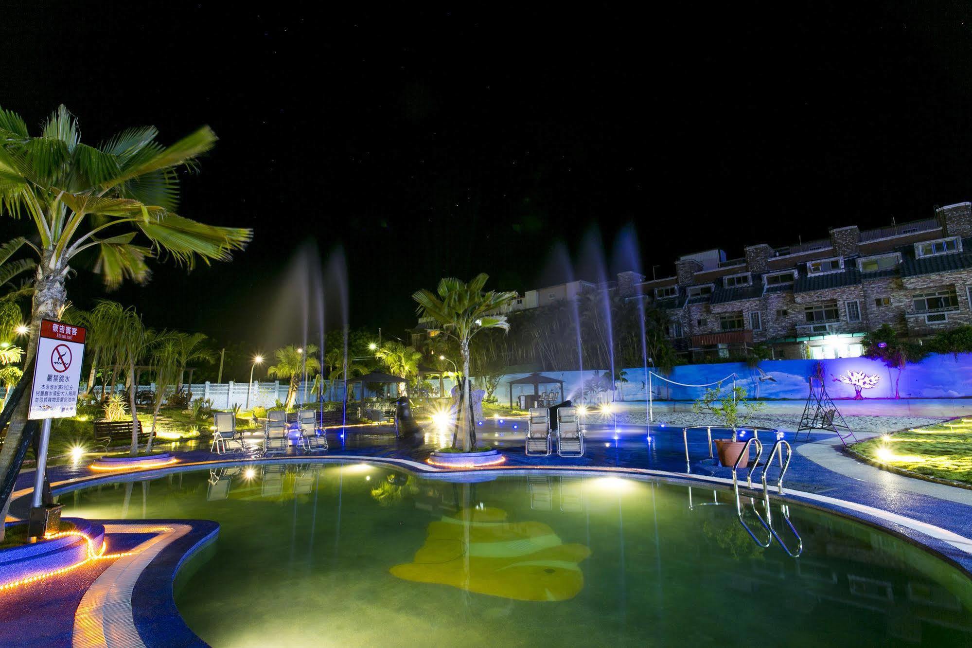Clownfish Resort Heng-ch'un Exteriör bild